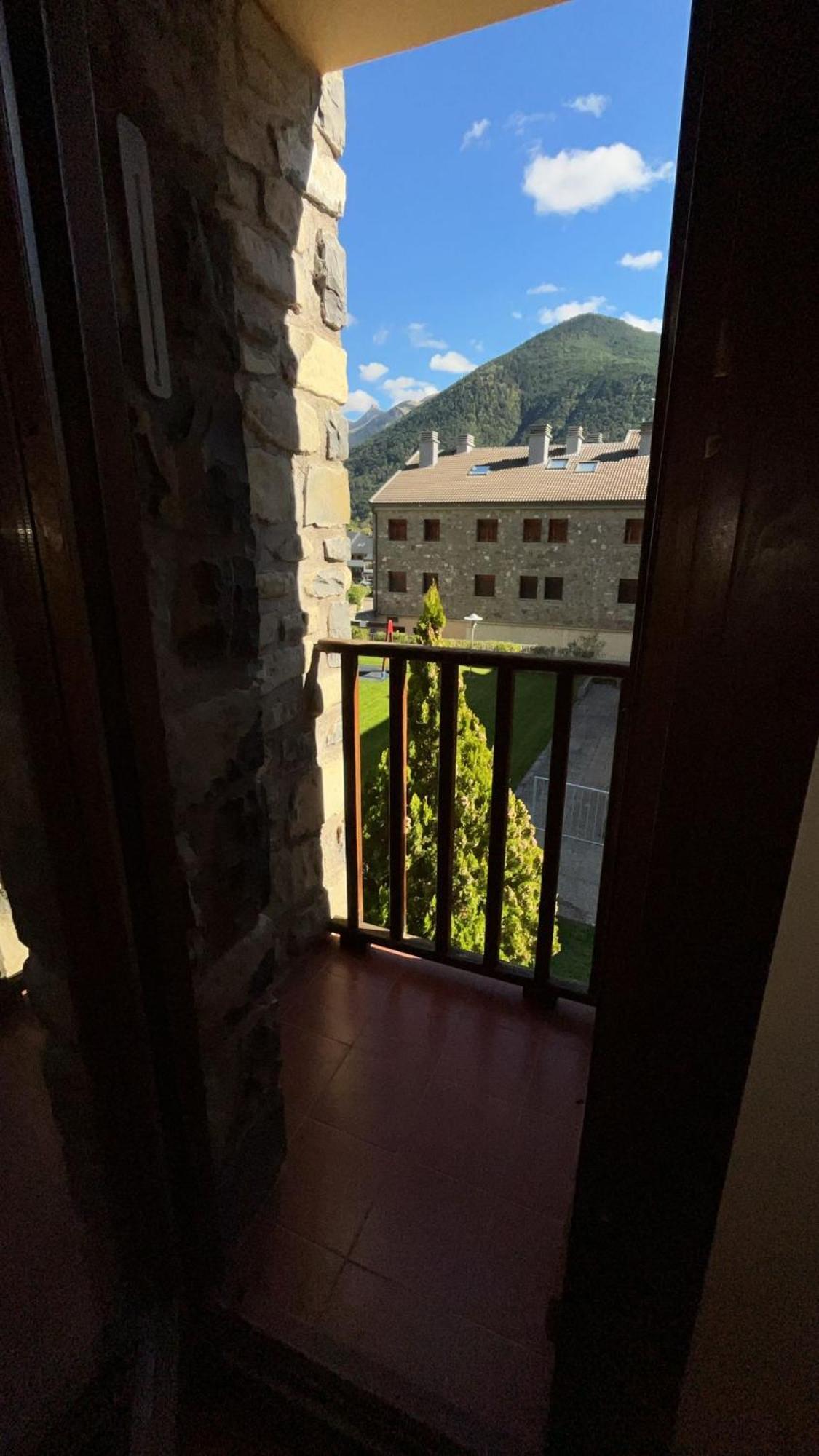 Apartamento El Roble ビリャヌア エクステリア 写真