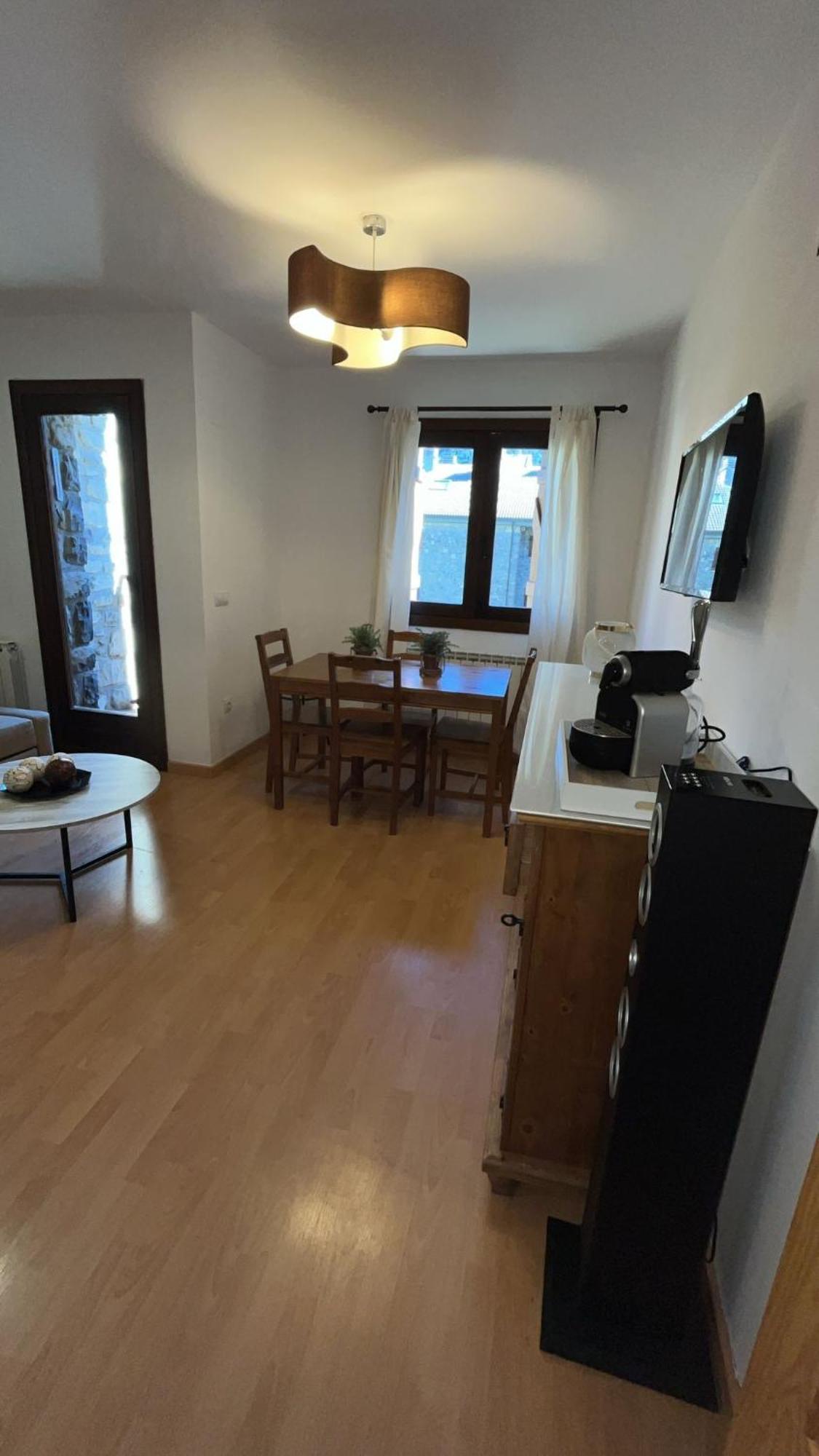 Apartamento El Roble ビリャヌア エクステリア 写真