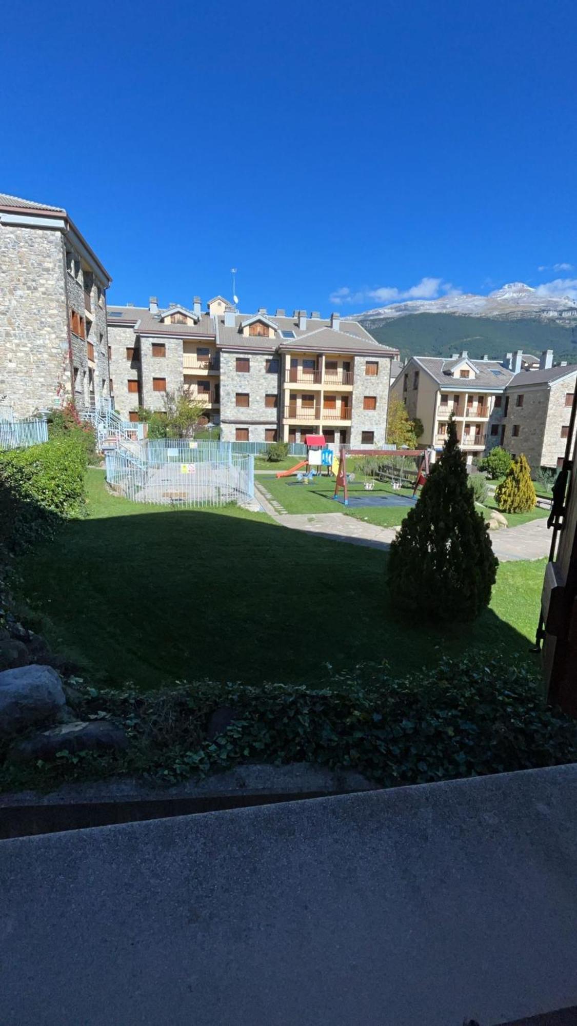 Apartamento El Roble ビリャヌア エクステリア 写真